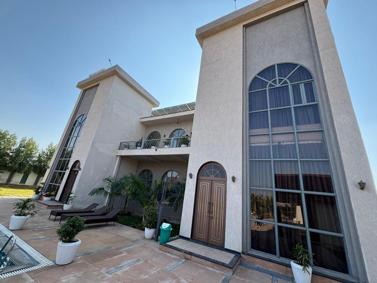 Farm Serene Hotel 3*
