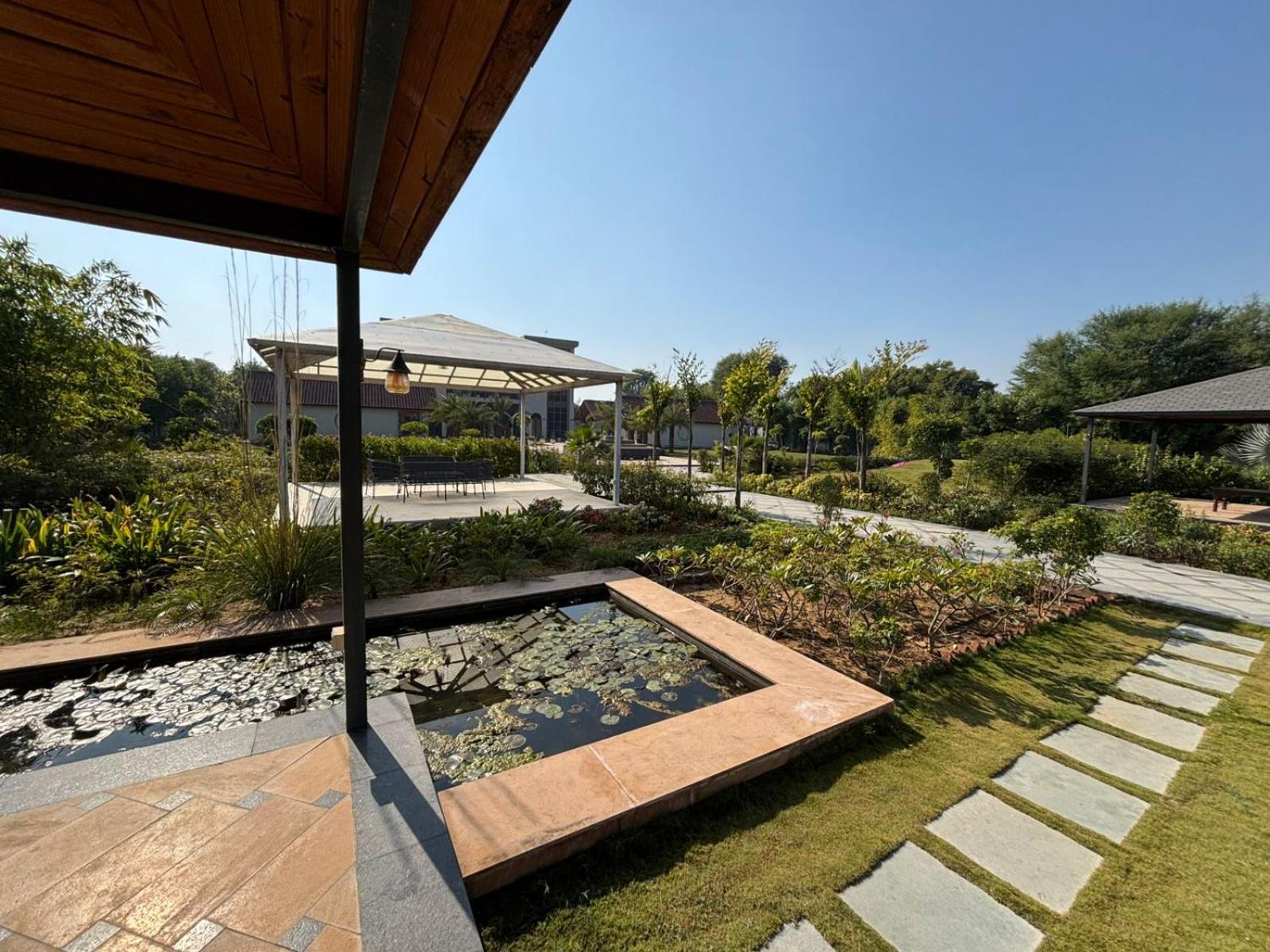 Hotel Farm Serene 3*